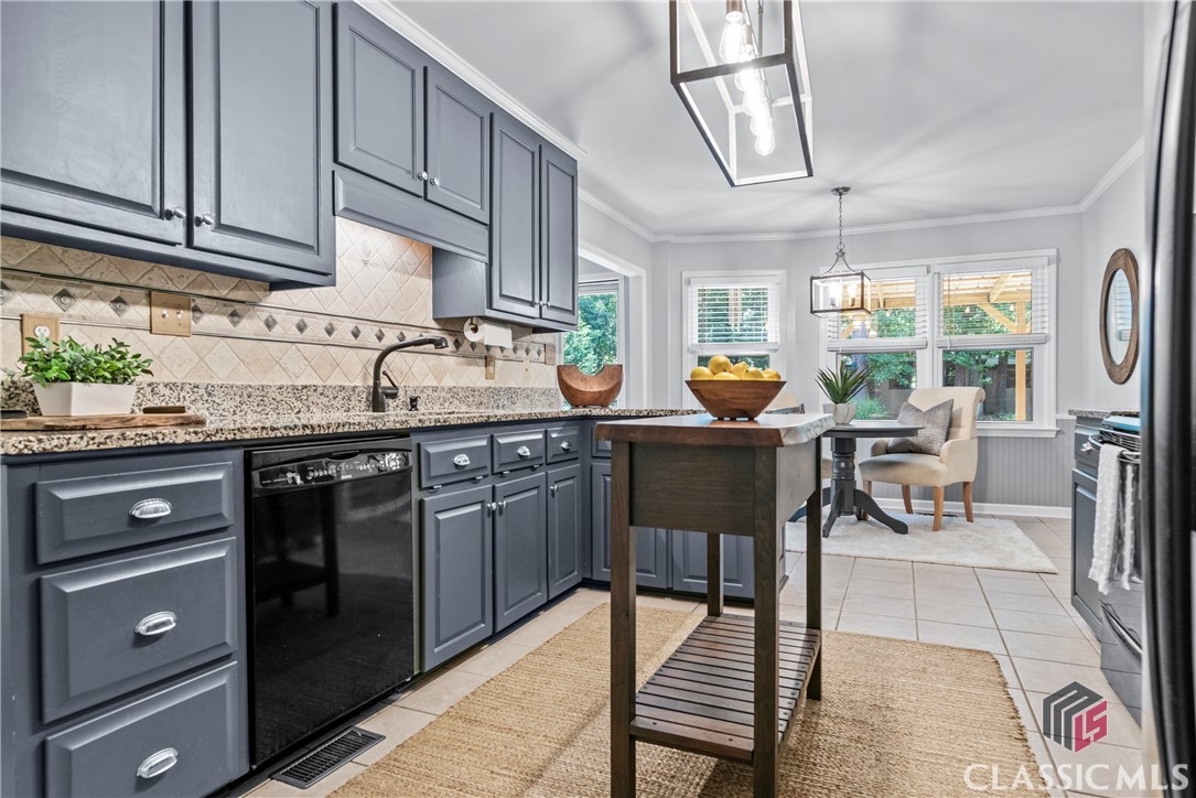 1110 Fernwood Drive