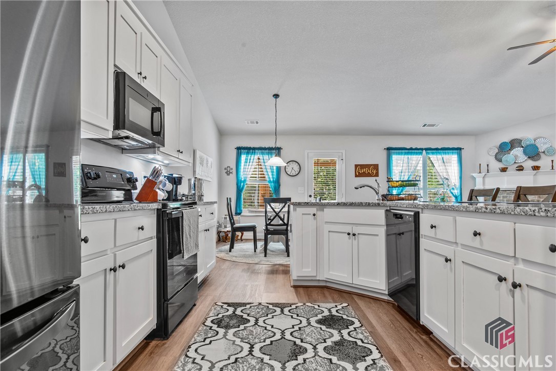 218 Windrow Trail