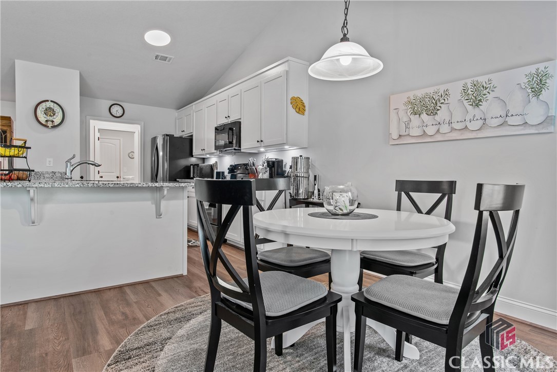 218 Windrow Trail