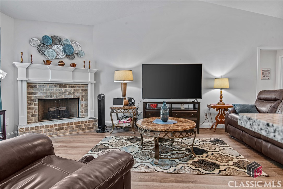 218 Windrow Trail