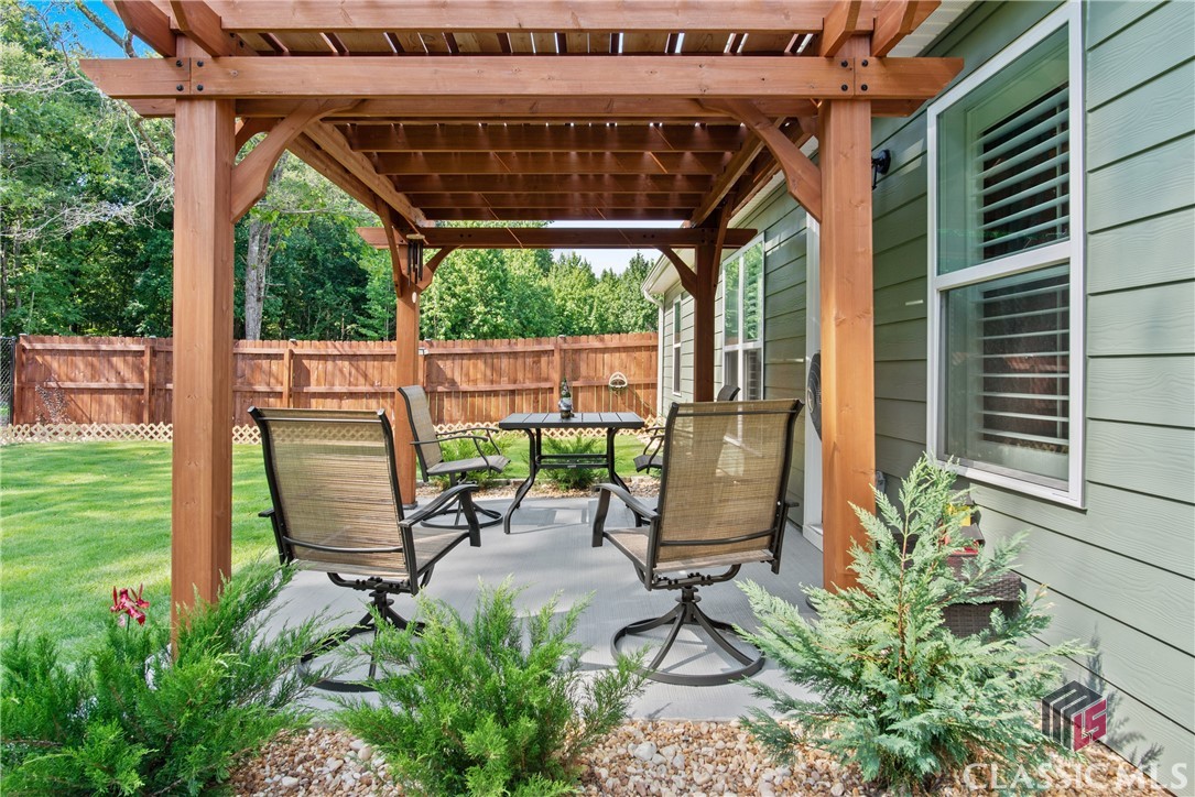 218 Windrow Trail