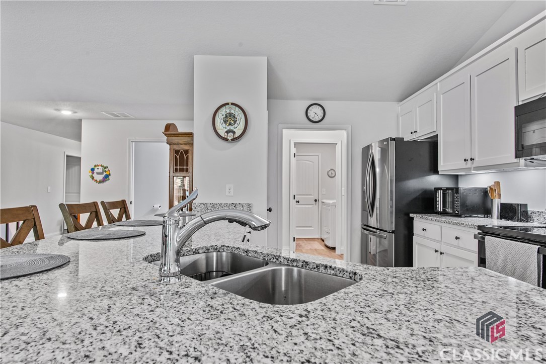 218 Windrow Trail