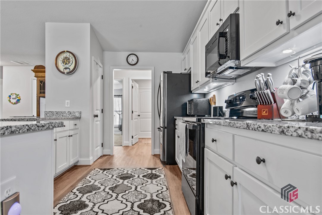 218 Windrow Trail