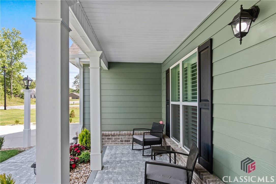 218 Windrow Trail
