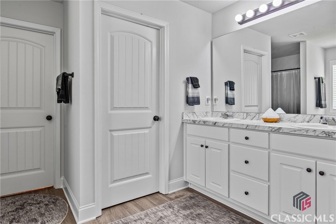 218 Windrow Trail