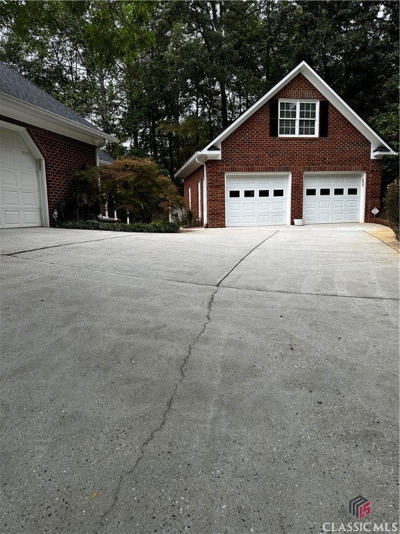 215 Waterford Way