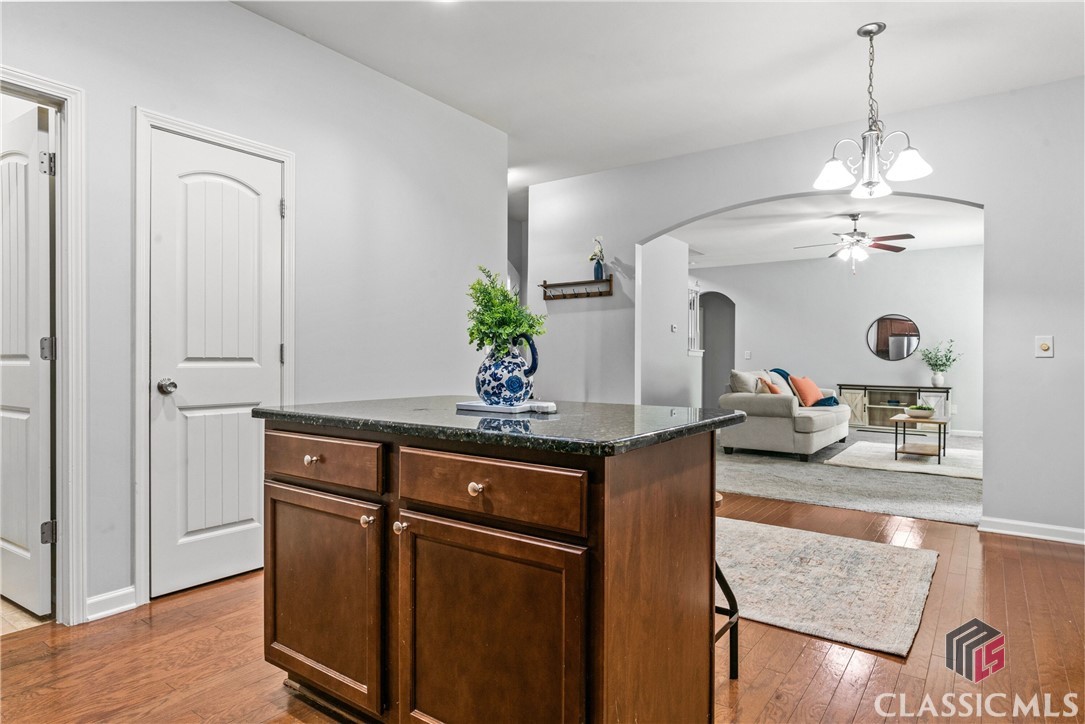 4085 Whitfield Oak Way NE