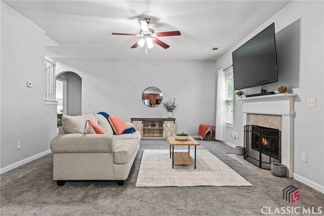 4085 Whitfield Oak Way NE