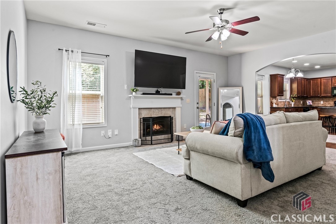 4085 Whitfield Oak Way NE