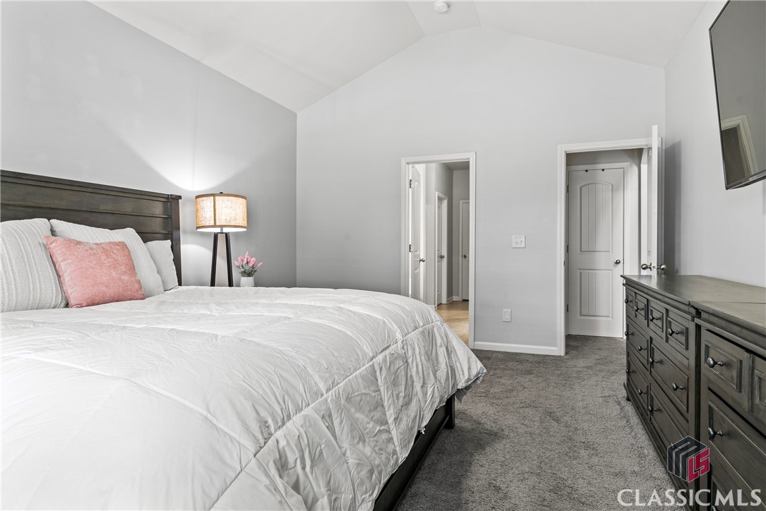 4085 Whitfield Oak Way NE