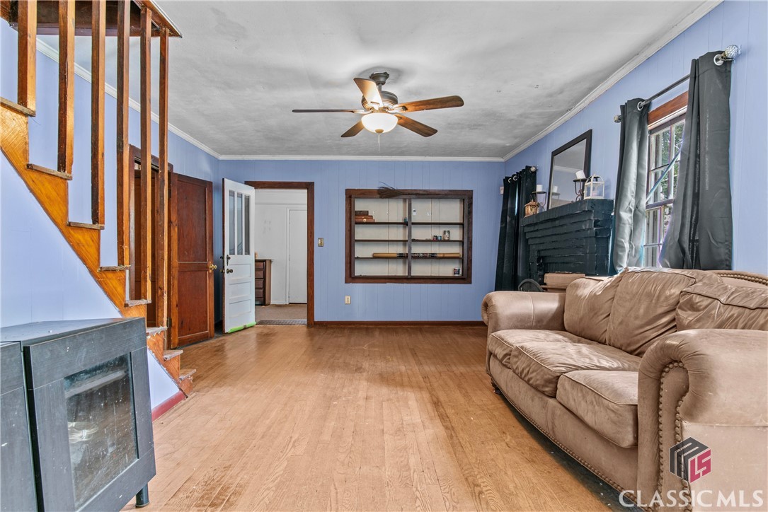 2040 N Highway 77