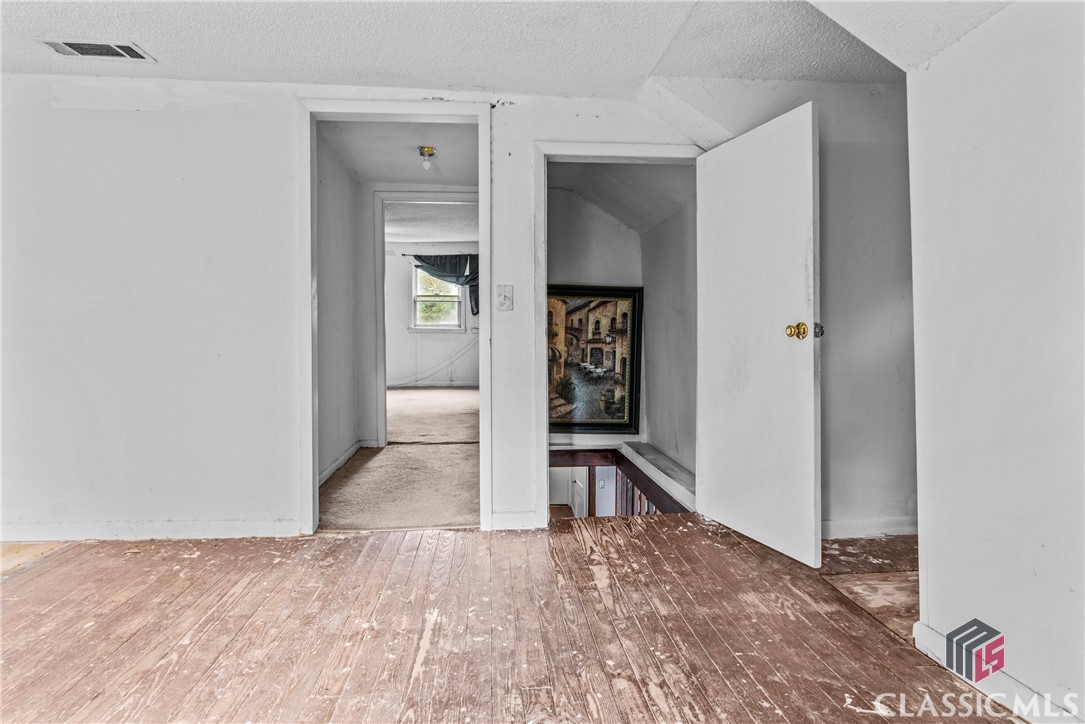 2040 N Highway 77