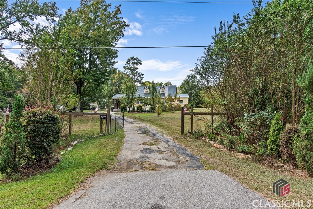 2040 N Highway 77