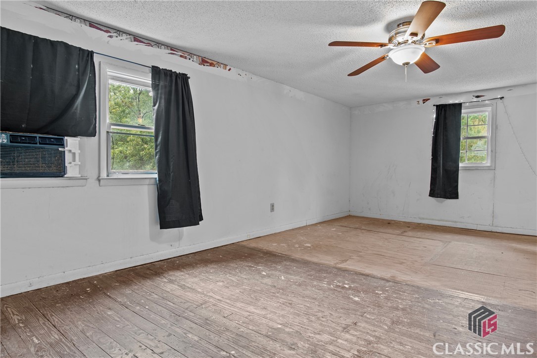 2040 N Highway 77