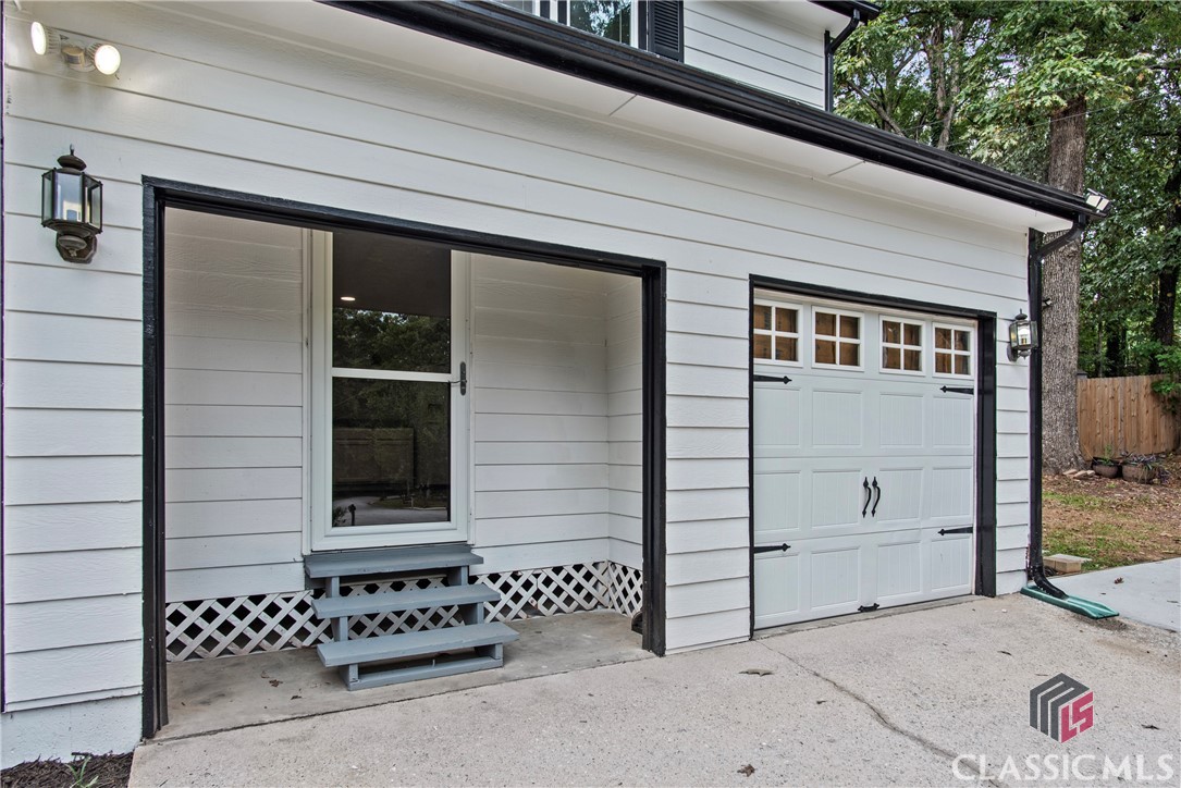 1069 Ashwood