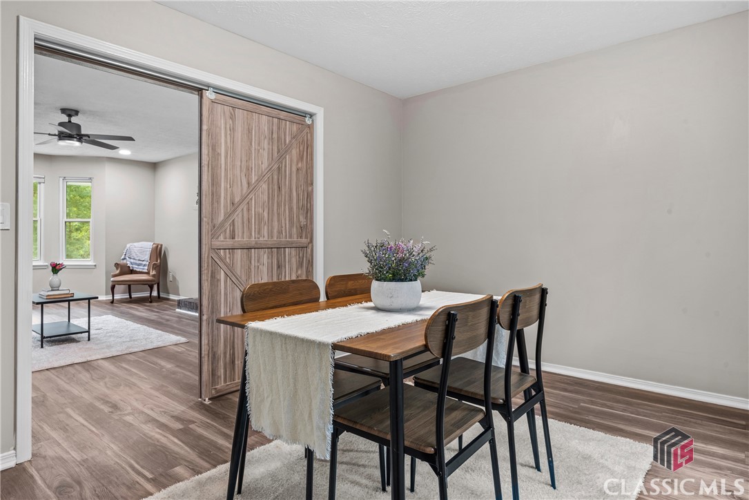 1069 Ashwood