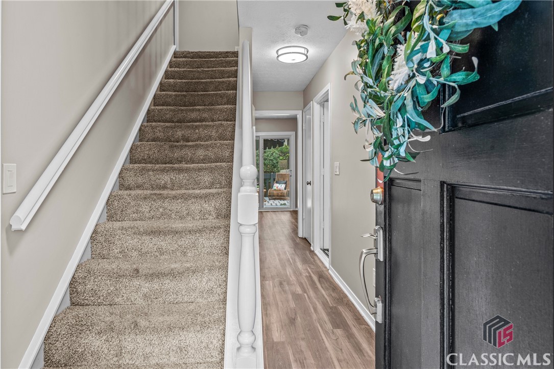 1069 Ashwood