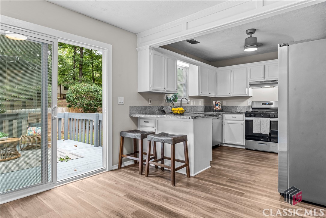 1069 Ashwood