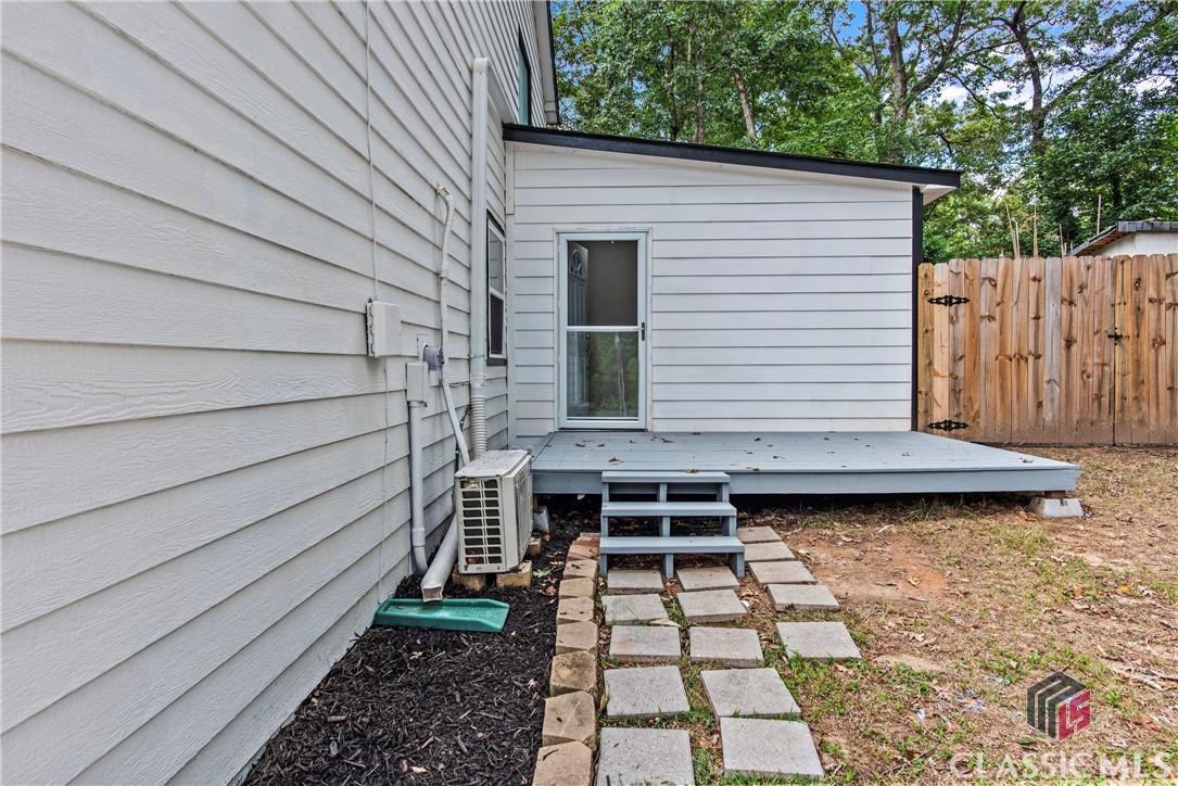 1069 Ashwood