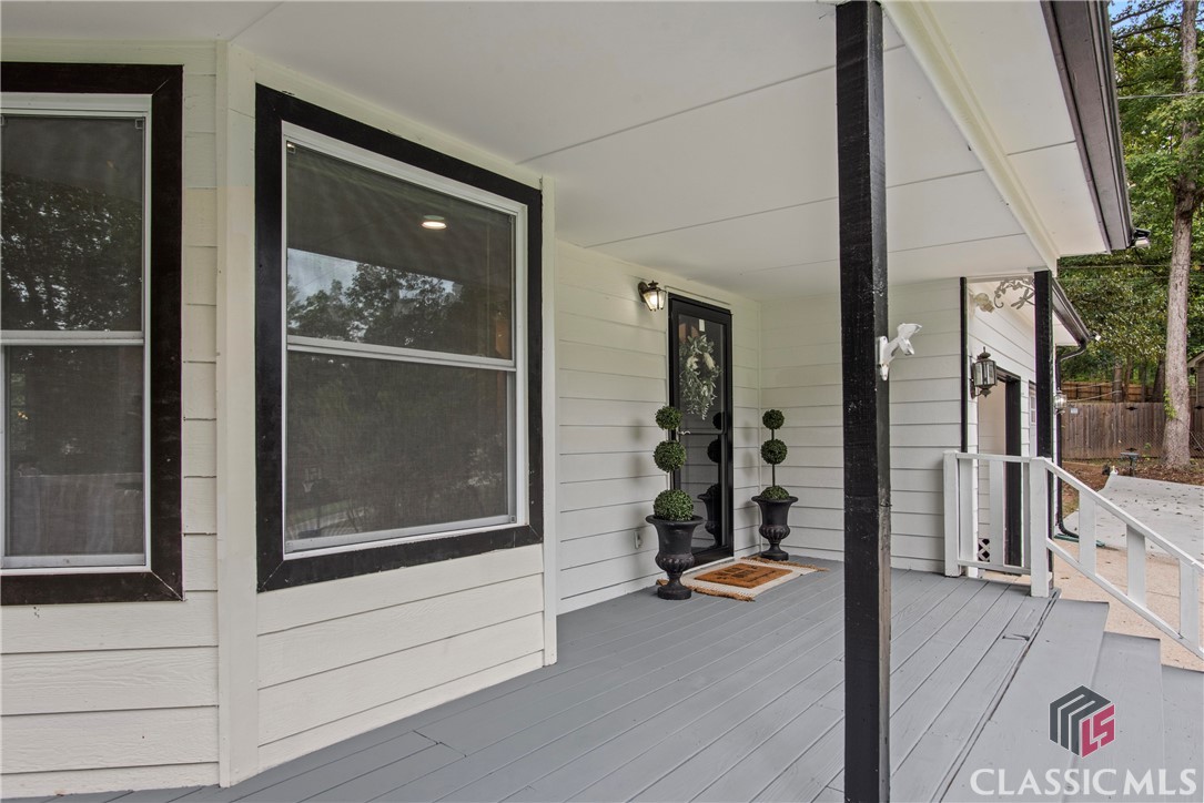 1069 Ashwood