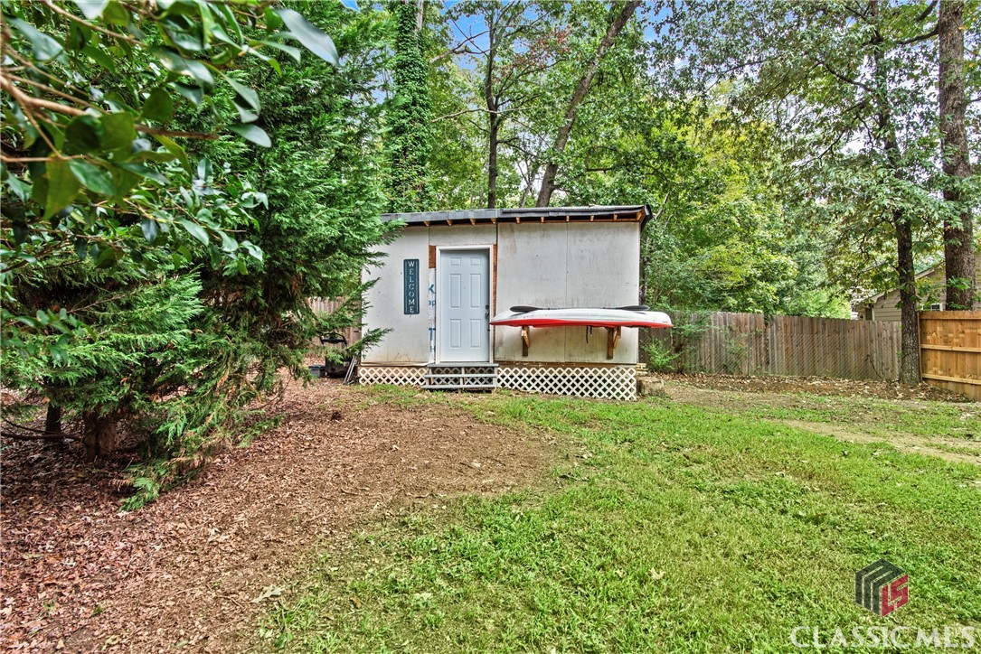 1069 Ashwood