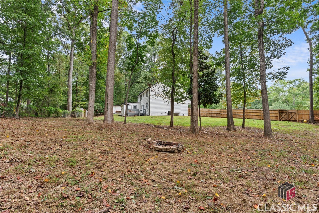 1069 Ashwood