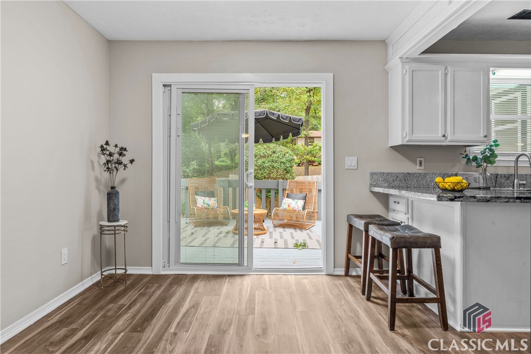 1069 Ashwood