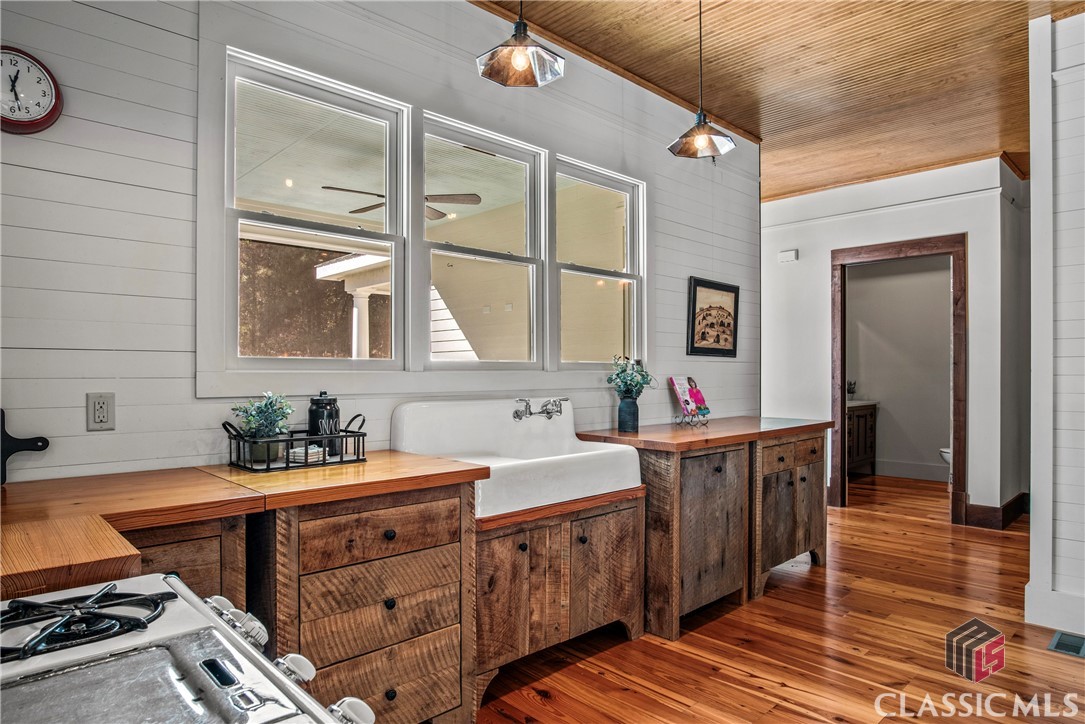 2300 New High Shoals Road