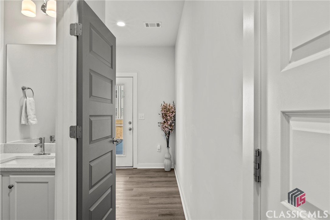 681 W Vincent Drive