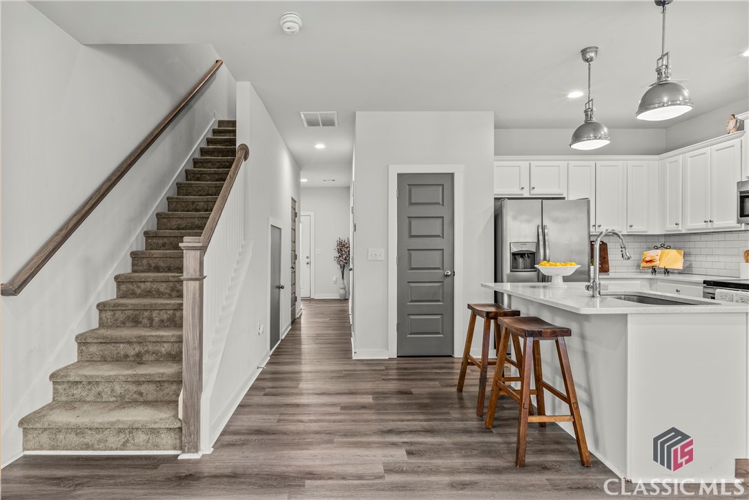681 W Vincent Drive