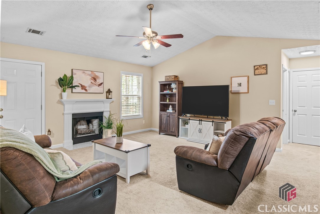 1402 Raymonds Road