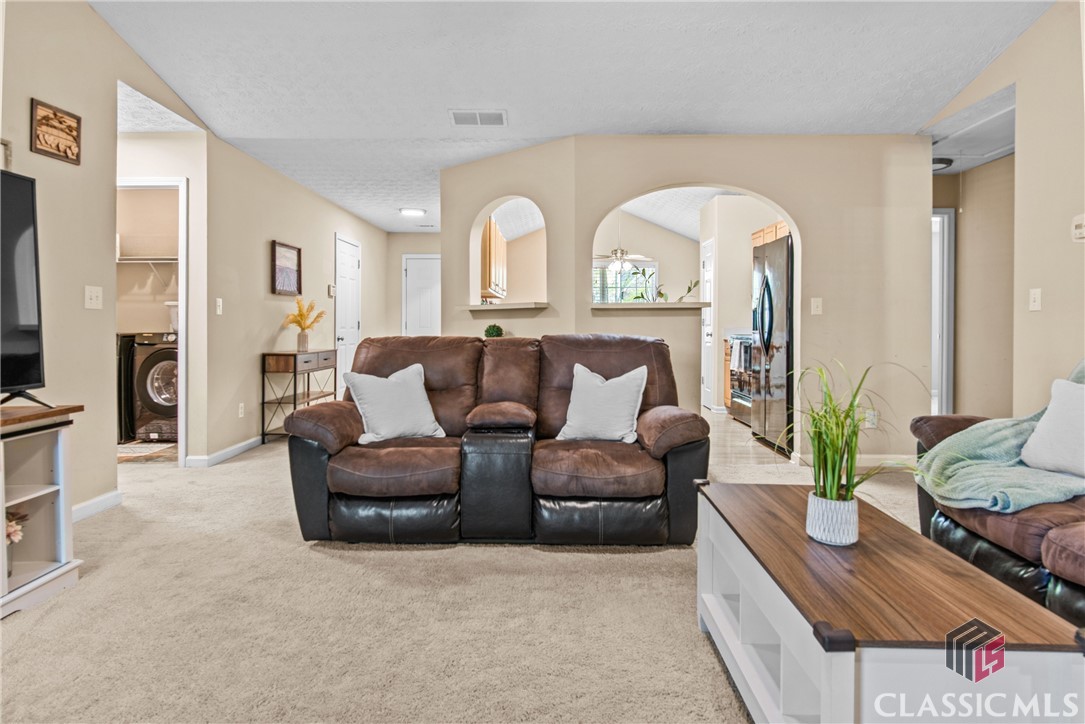 1402 Raymonds Road