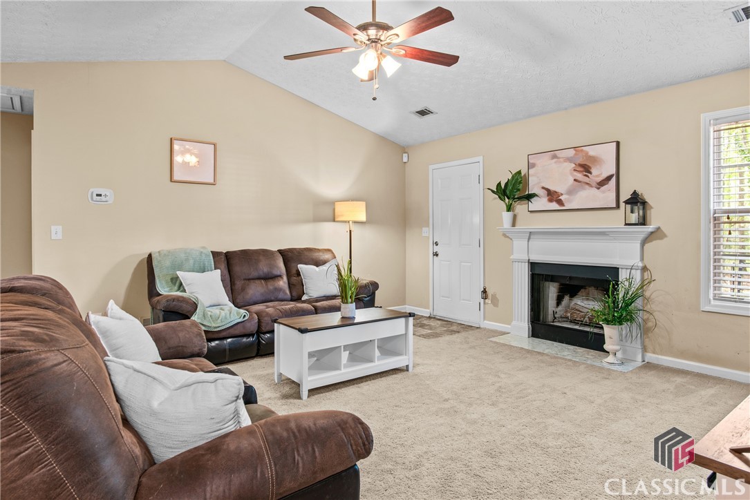 1402 Raymonds Road