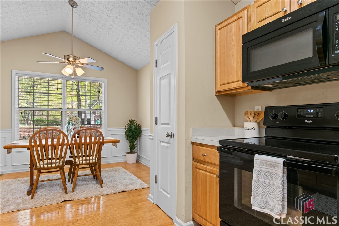 1402 Raymonds Road