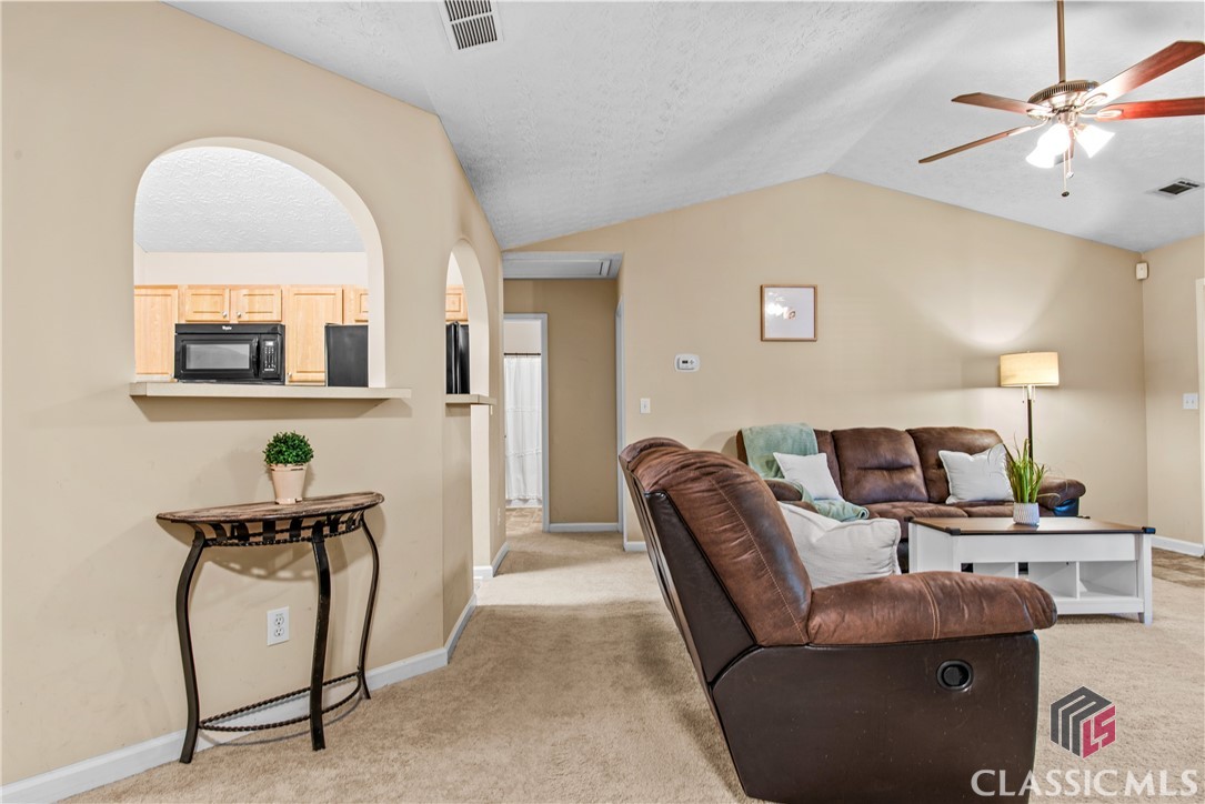 1402 Raymonds Road