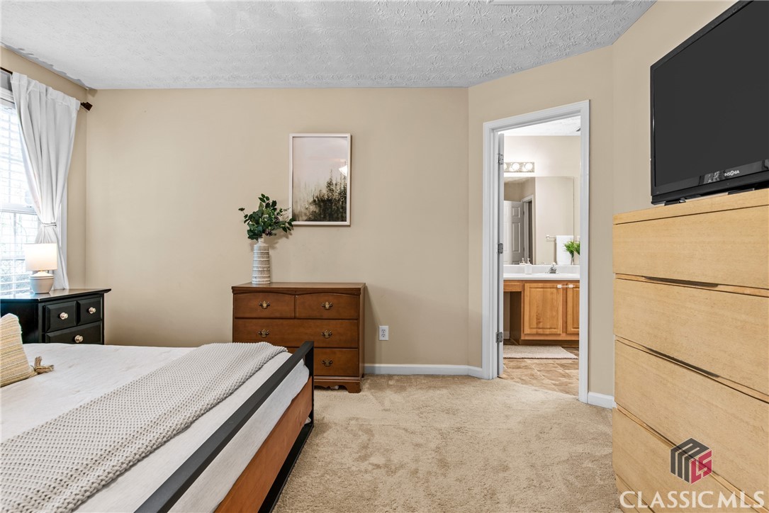 1402 Raymonds Road