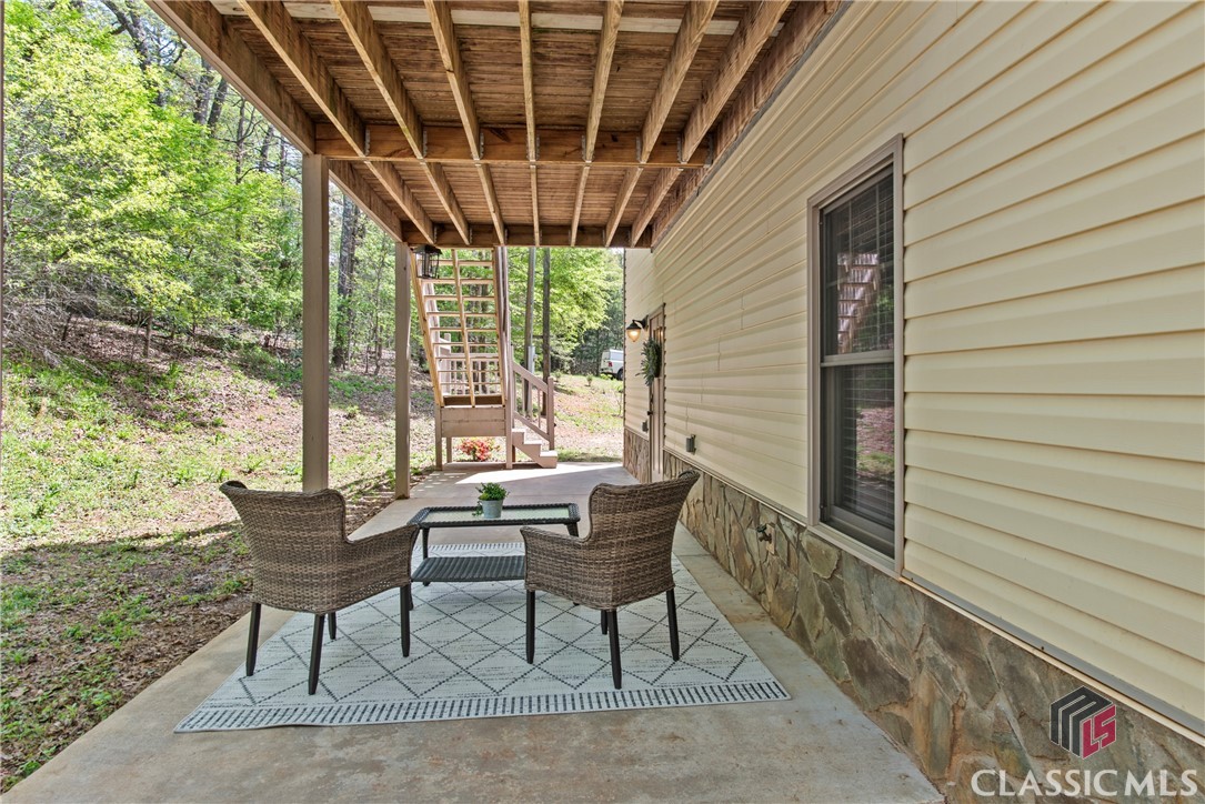 733 Meadow Brook Lane