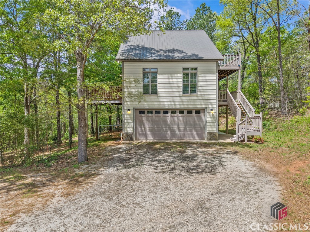 733 Meadow Brook Lane