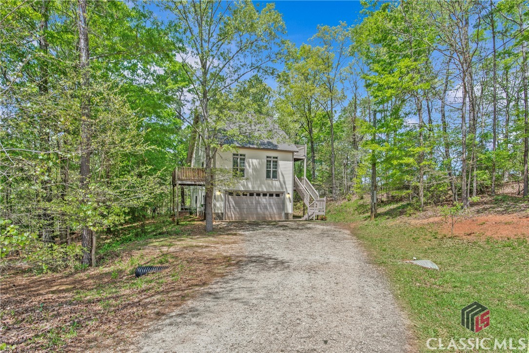 733 Meadow Brook Lane