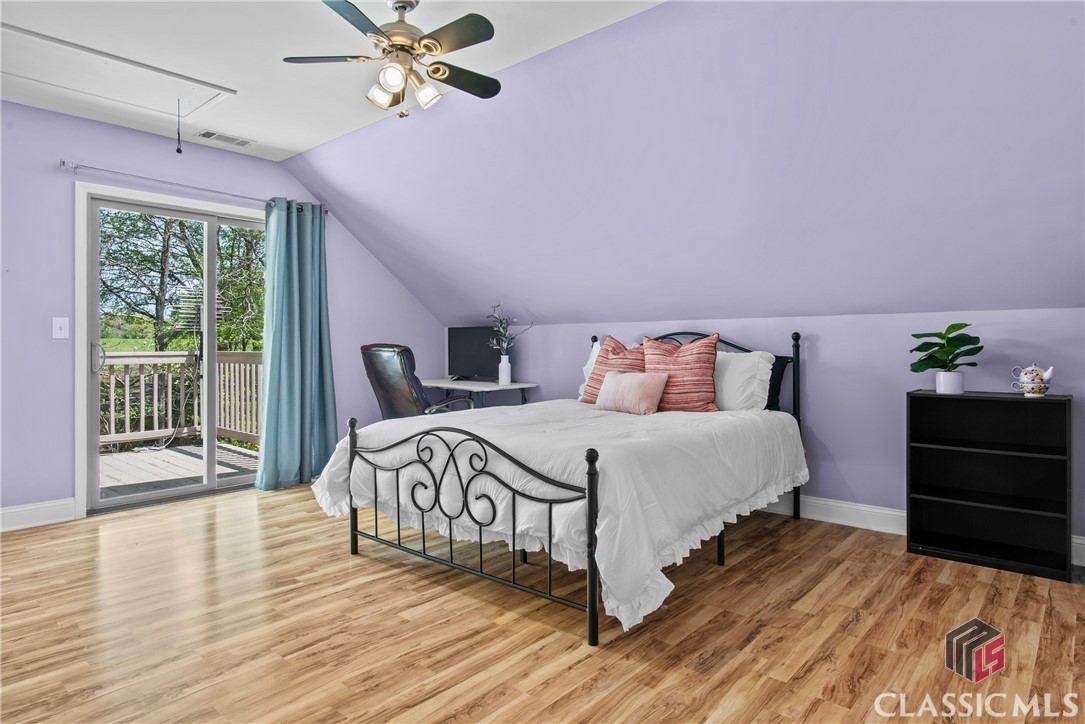 733 Meadow Brook Lane