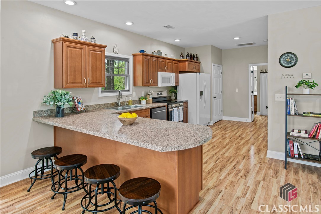 733 Meadow Brook Lane