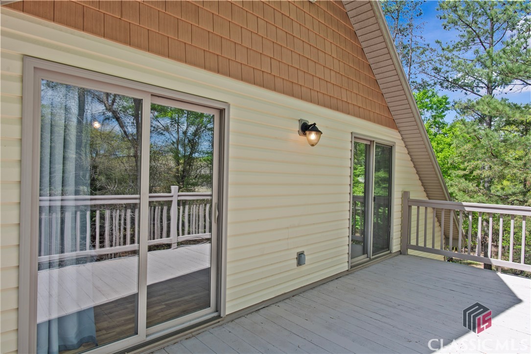 733 Meadow Brook Lane