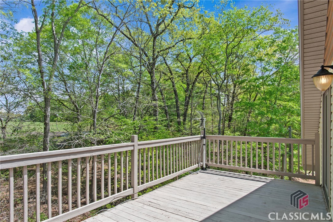 733 Meadow Brook Lane