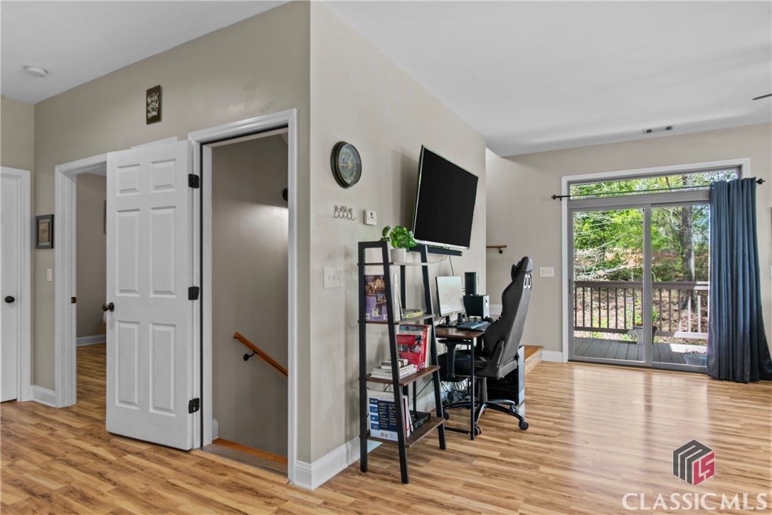 733 Meadow Brook Lane