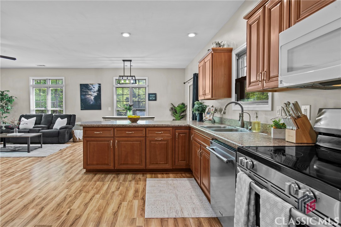 733 Meadow Brook Lane