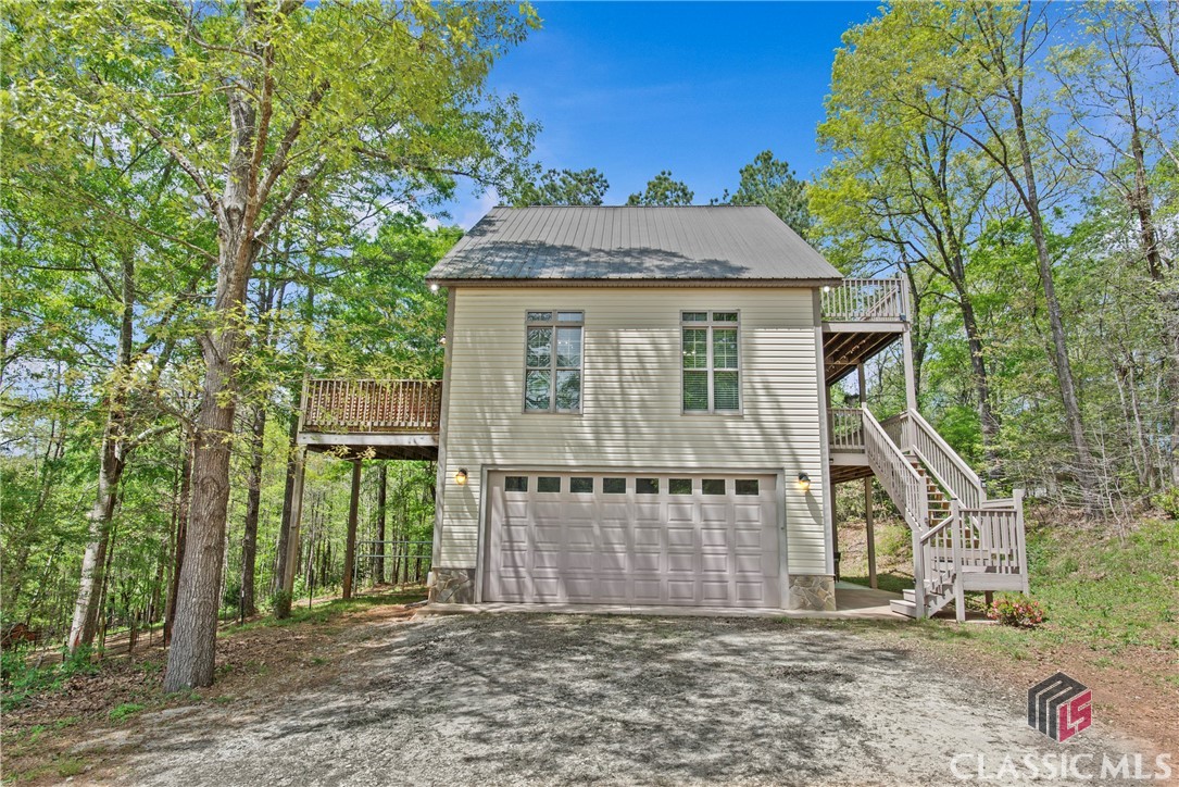 733 Meadow Brook Lane