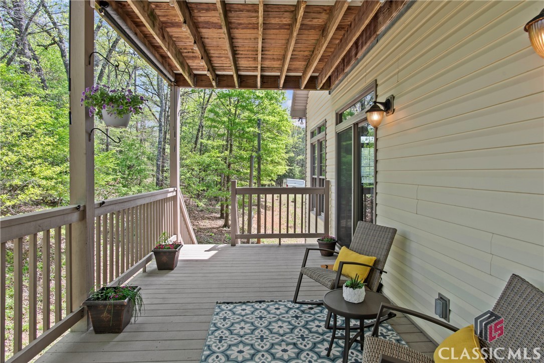 733 Meadow Brook Lane