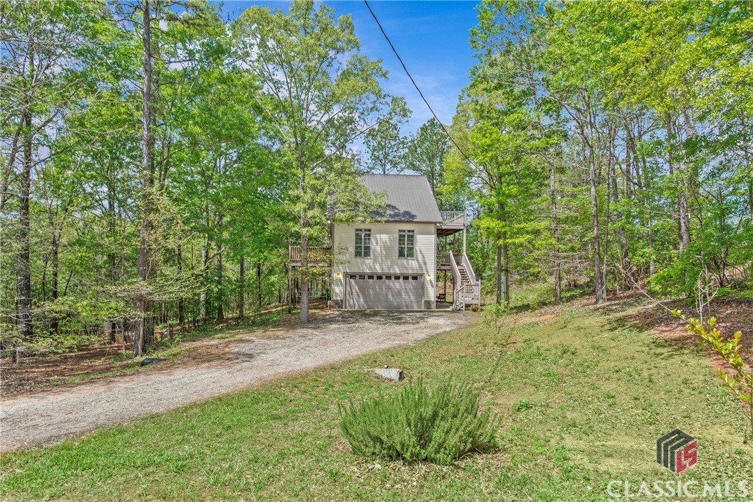 733 Meadow Brook Lane