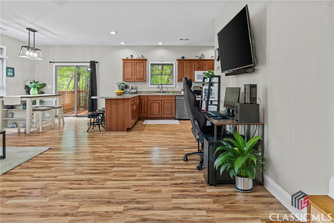 733 Meadow Brook Lane