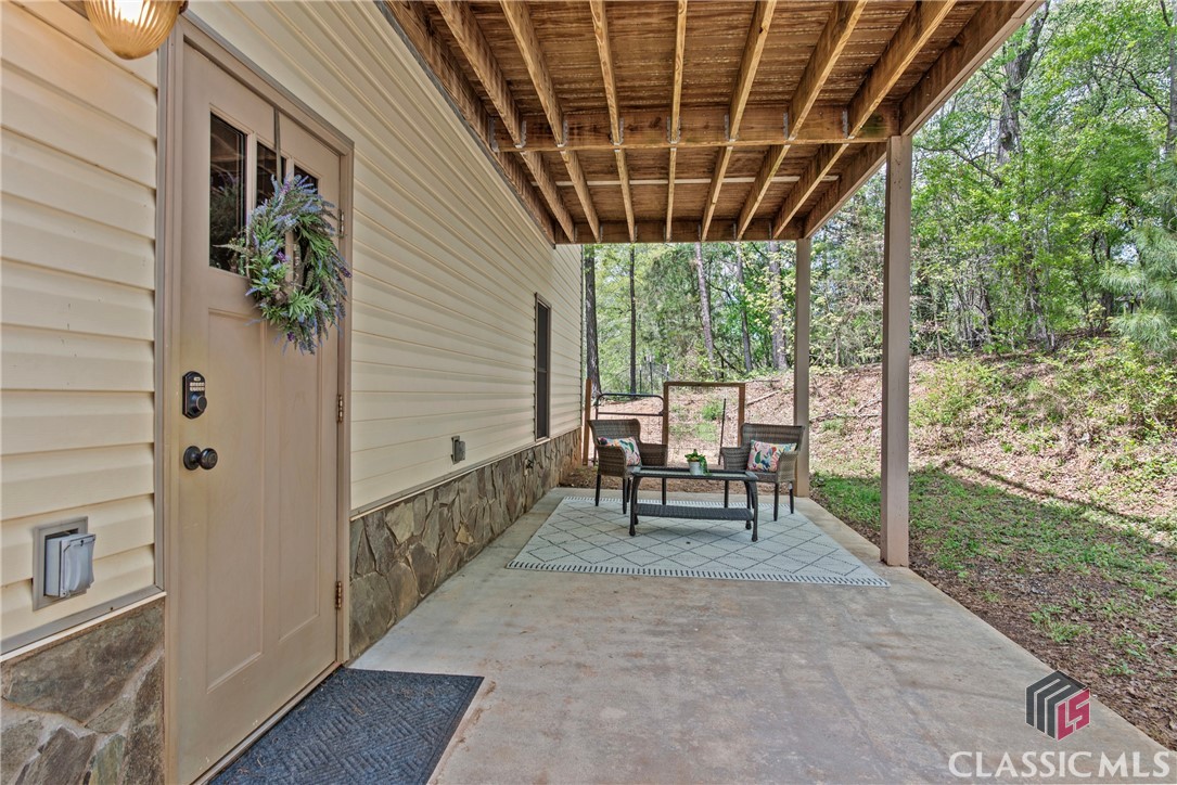 733 Meadow Brook Lane
